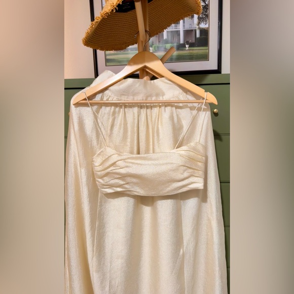 Reformation Carlow Two Piece in Buttercream, size 4, brand new, never worn. - Picture 9 of 16